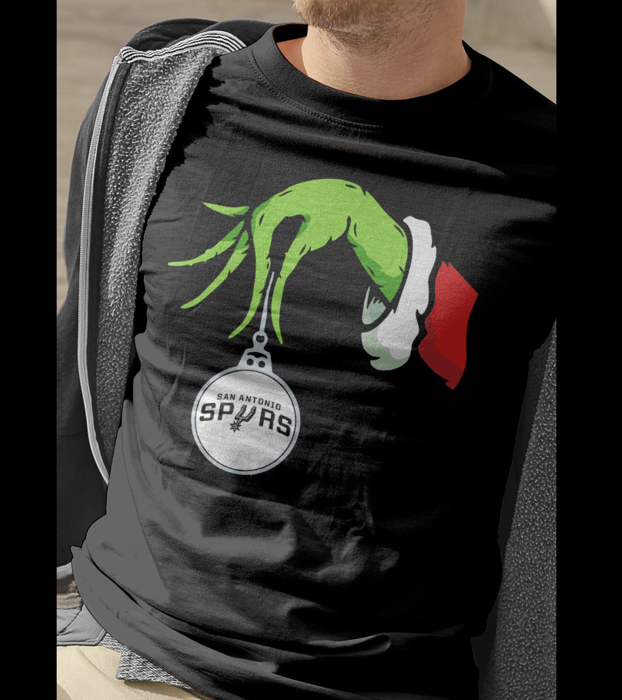 The Grinch Holding San Antonio Spurs T-Shirt