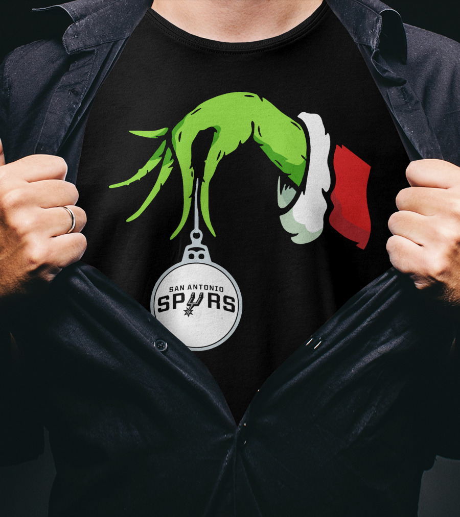 The Grinch Holding San Antonio Spurs T-Shirt