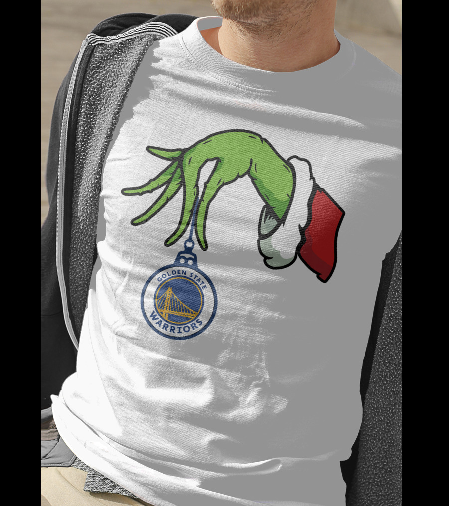 The Grinch Hand Holding Golden State Warriors T-Shirt