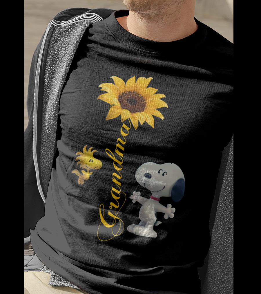 Grandma Snoopy And Woodstock With Sunflower T-Shirt