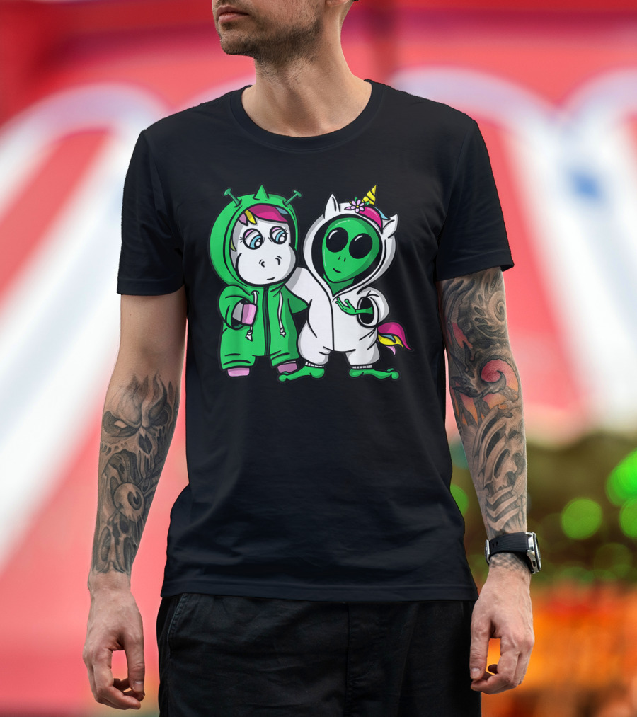 Unicorn Alien Cryptid Creatures Halloween Friends Costume T-Shirt