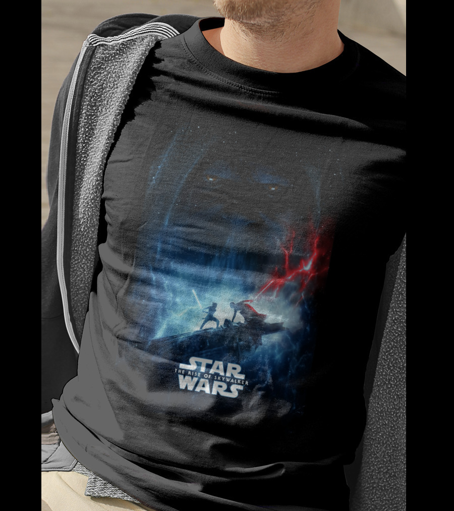 Star Wars The Rise Of Skywalker Epic Duel With Red And Blue Lightsabers T-Shirt