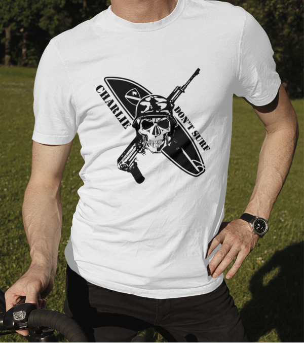 Apocalypse Now Charlie Don't Surf Skull Soldier Surfboard Rifle T-Shirt