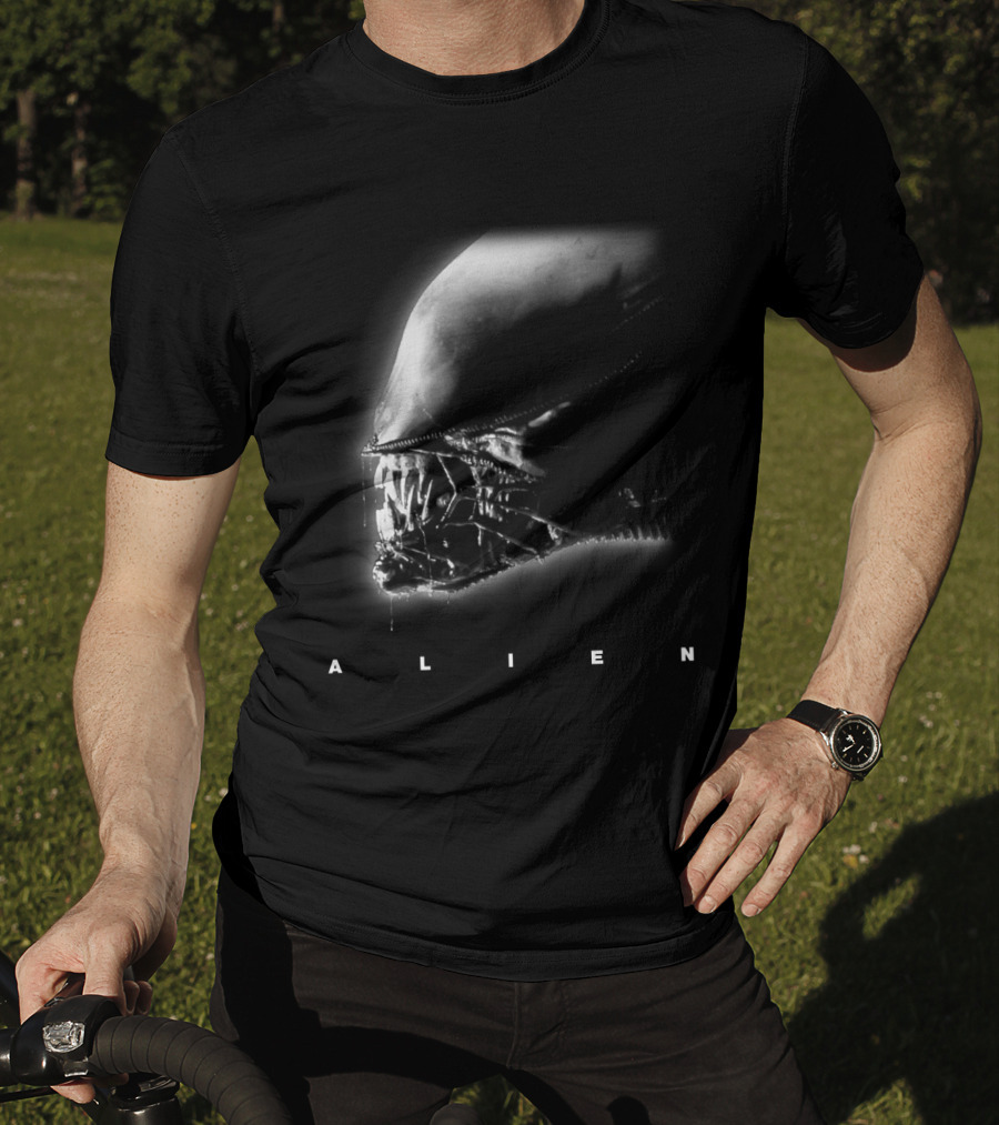 ALIEN Xenomorph Head Black And White Horror Movie Classic T-Shirt