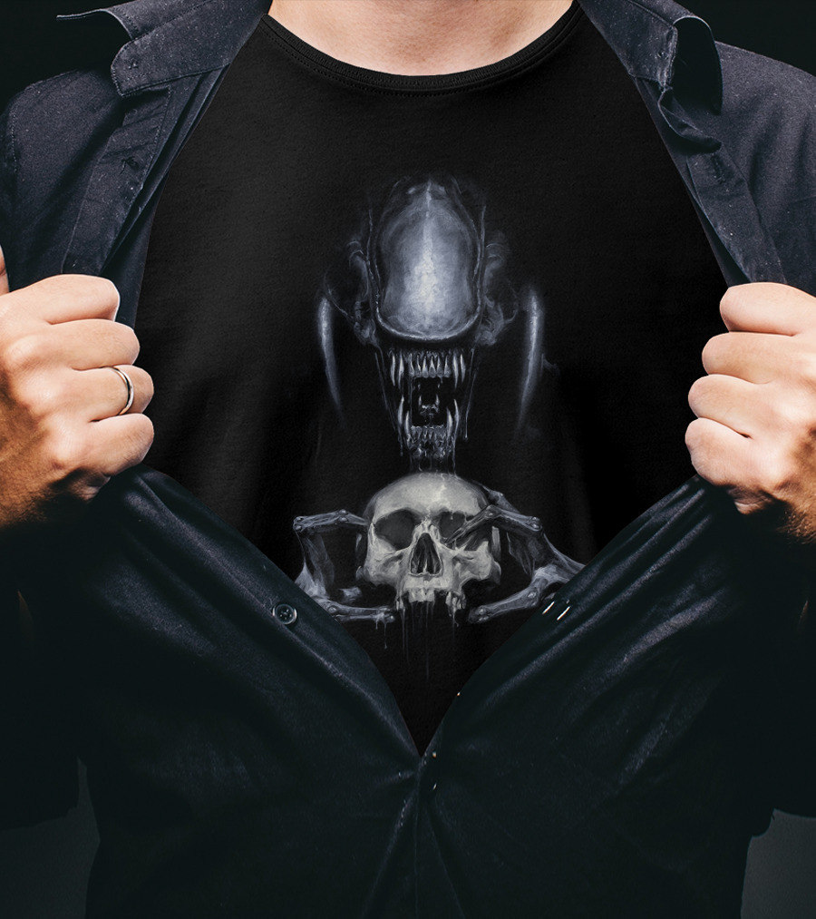 Aliens Fire And Stone Skull And Creature Duel T-Shirt