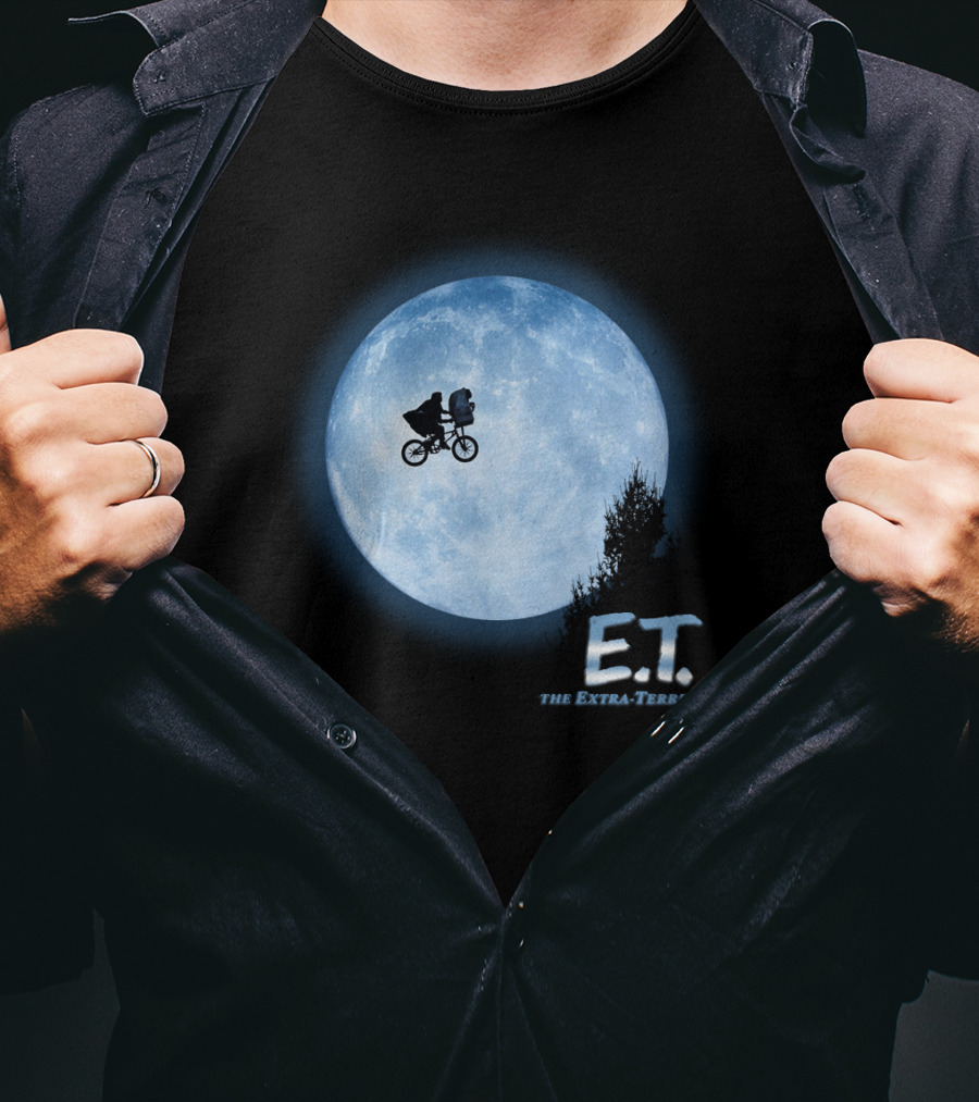 E.T. The Extra-Terrestrial Bicycle Silhouette Against Full Moon T-Shirt