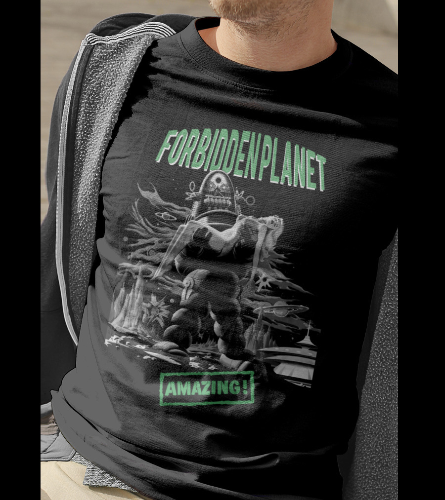 Forbidden Planet Amazing Robot Carrying Woman Retro Sci-Fi Scene T-Shirt