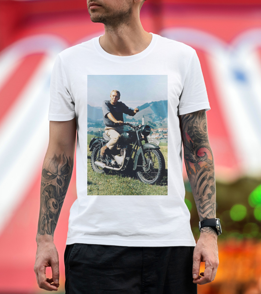 The Great Escape 1963 Steve McQueen Motorcycle Scene T-Shirt