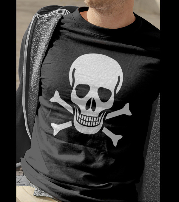 Jolly Roger Skull Crossbones Pirate T-Shirt