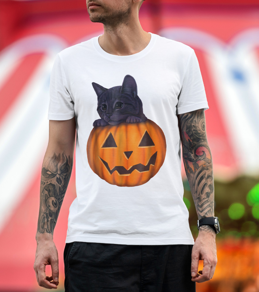 Kitten Inside Jack-O'-Lantern Pumpkin Halloween T-Shirt