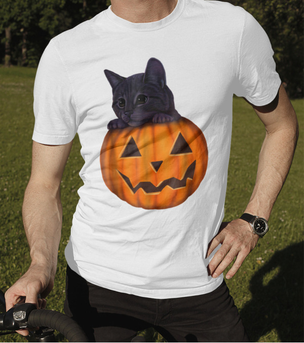 Kitten Inside Jack-O'-Lantern Pumpkin Halloween T-Shirt