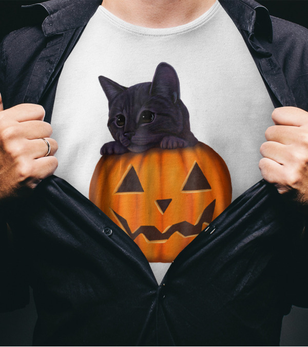 Kitten Inside Jack-O'-Lantern Pumpkin Halloween T-Shirt