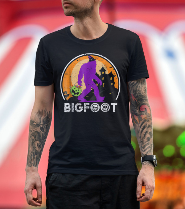 Premium T-Shirt: Bigfoot Halloween Trick or Treating with Haunted House and Pumpkin Basket T-Shirt Bigfoot Halloween Trick or Treating with Haunted House and Pumpkin Basket T-Shirt