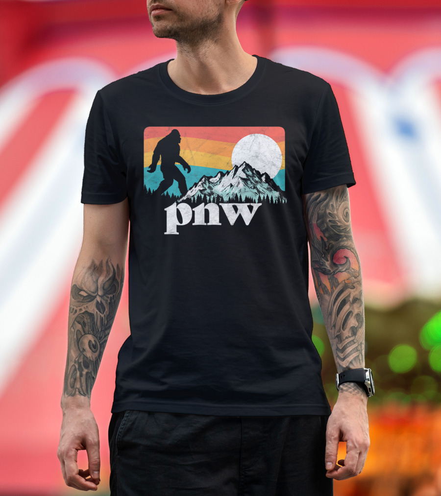 Pnw Bigfoot Sunset Mountains T-Shirt