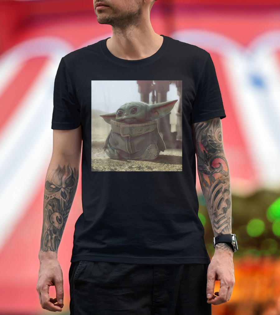 Star Wars The Mandalorian The Child Yoda Desert Scene T-Shirt