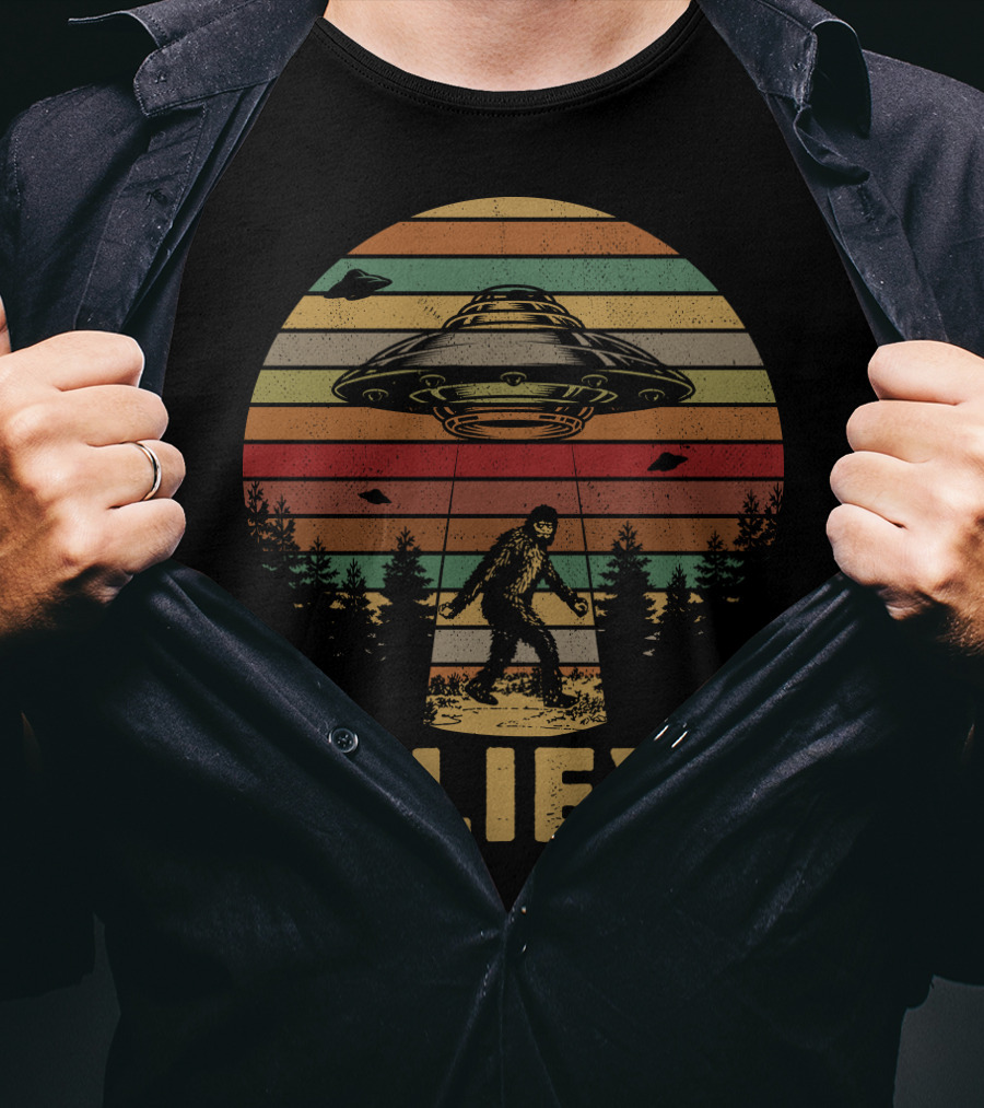 Believe Bigfoot UFO Vintage Stripes Forest Retro T-Shirt
