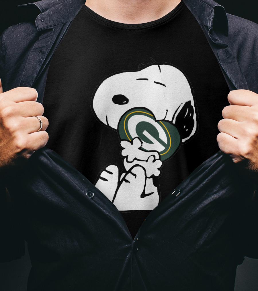 Snoopy Green Bay Packers Logo Hug T-Shirt