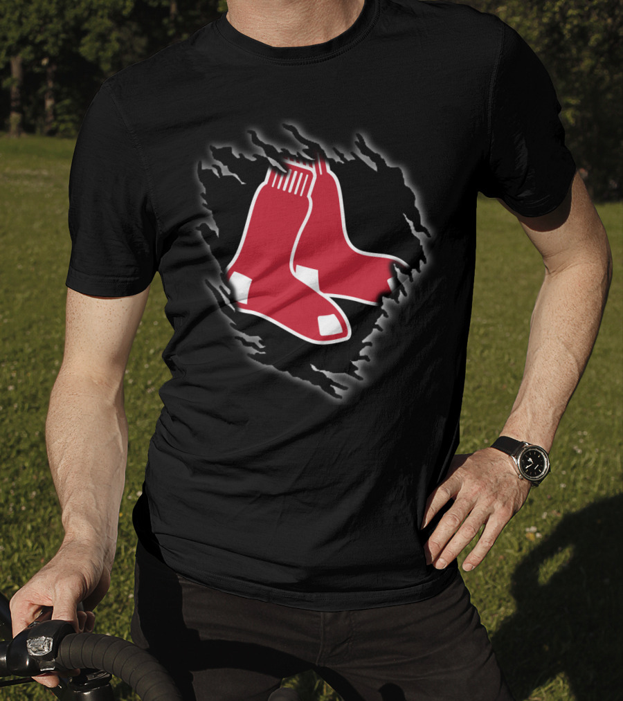 Boston Red Sox Logo With Ripped Effect T-Shirt