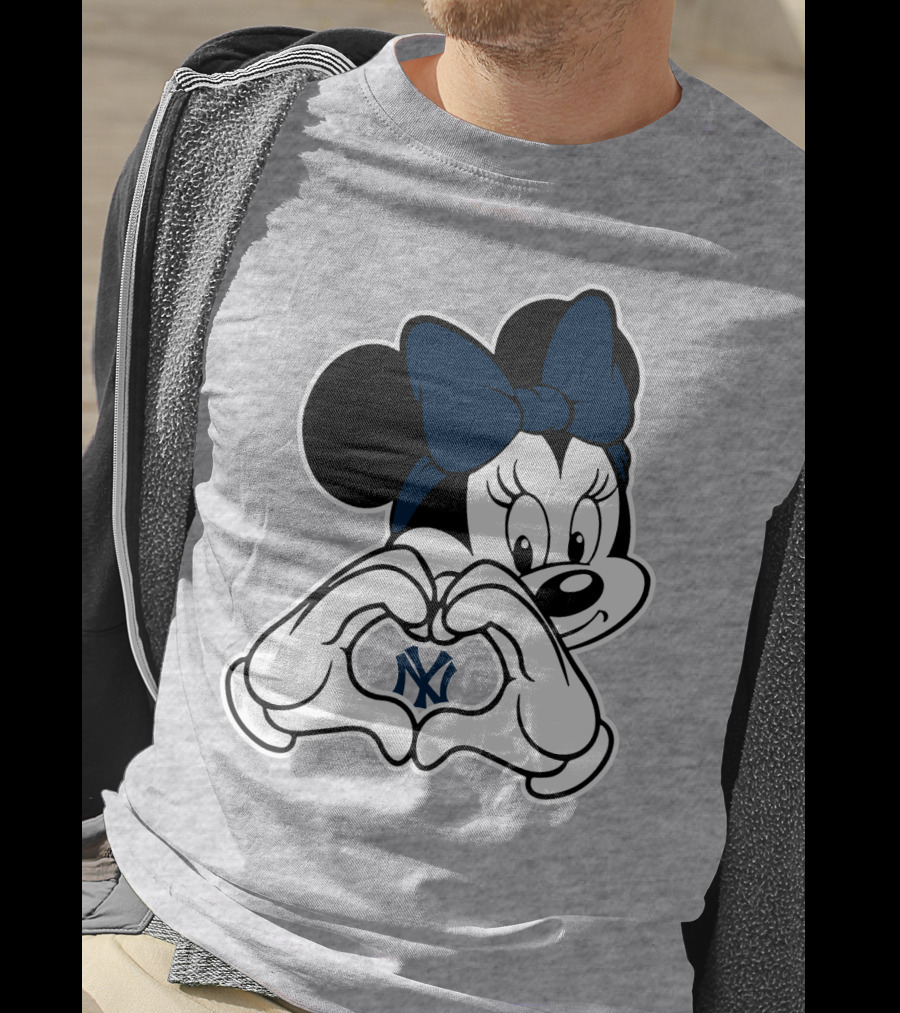 Minnie Mouse Love Heart New York Yankees T-Shirt
