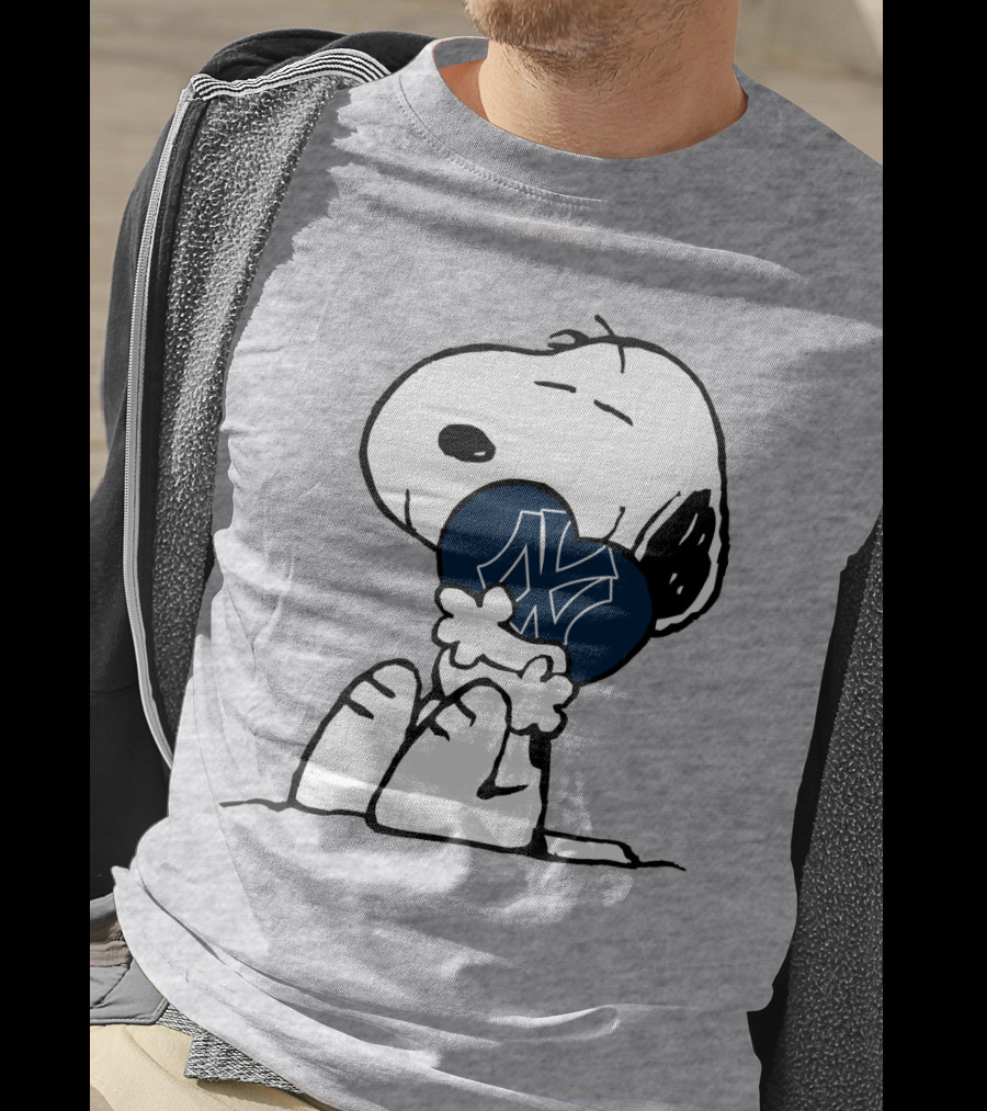Snoopy Hugging New York Yankees Iconic Baseball Symbol T-Shirt