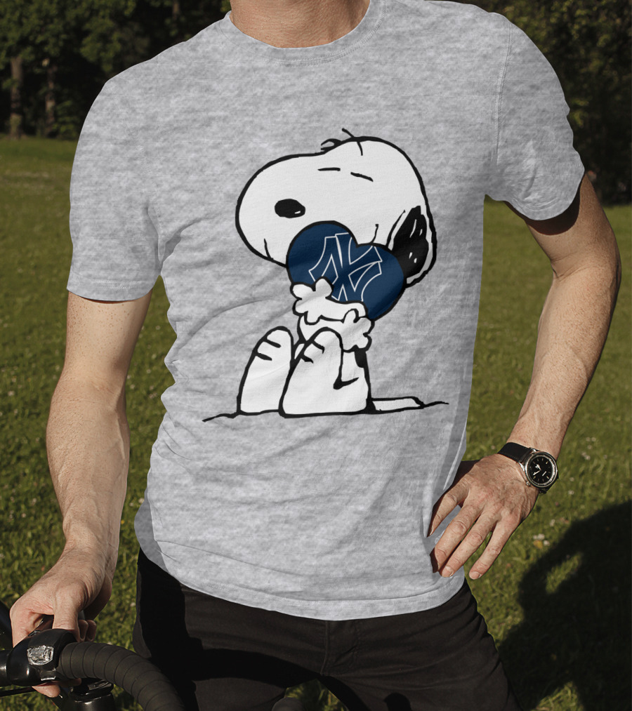 Snoopy Hugging New York Yankees Iconic Baseball Symbol T-Shirt