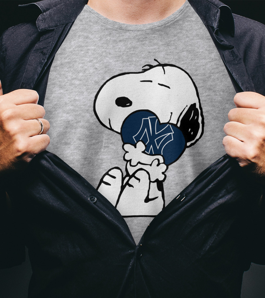 Snoopy Hugging New York Yankees Iconic Baseball Symbol T-Shirt