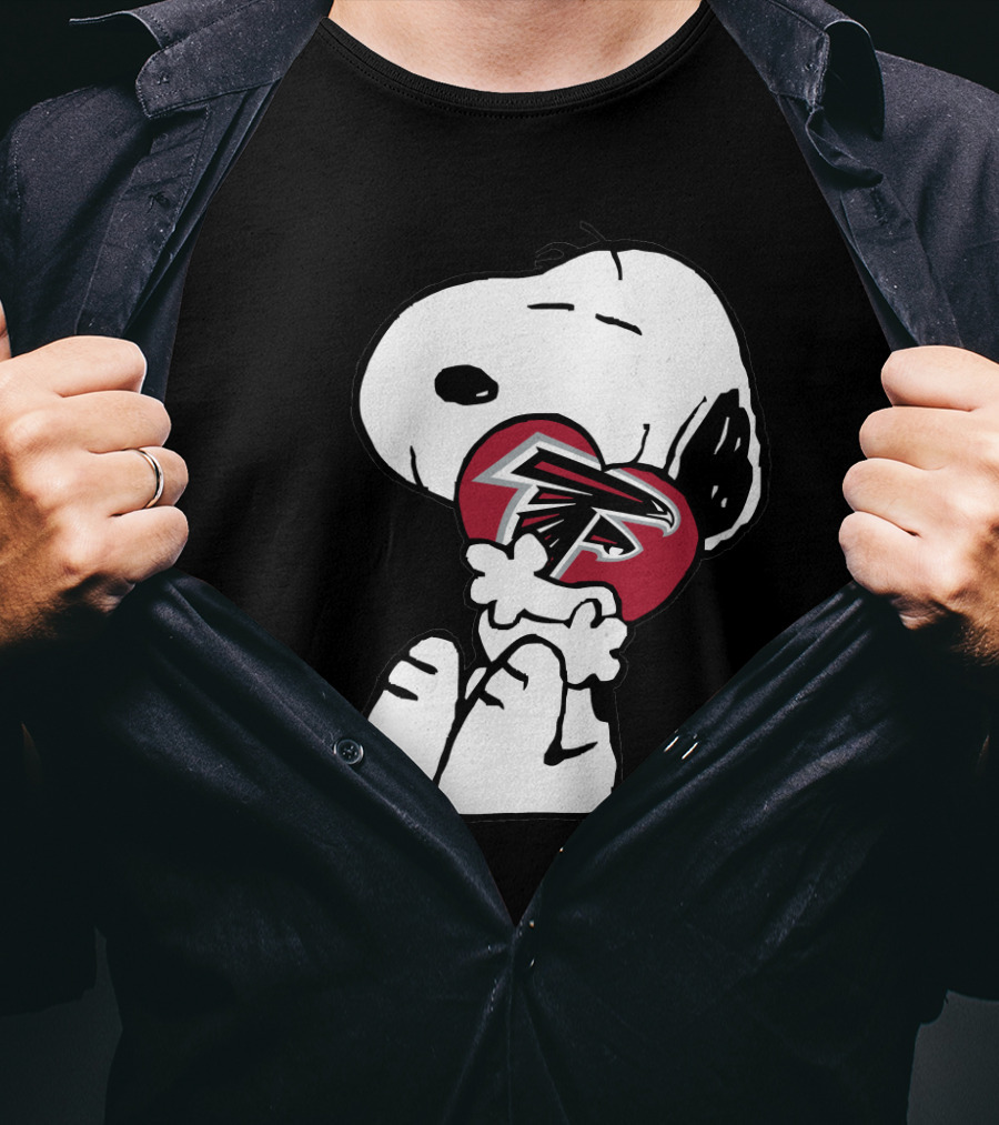 Snoopy Hugging Heart With Atlanta Falcons T-Shirt