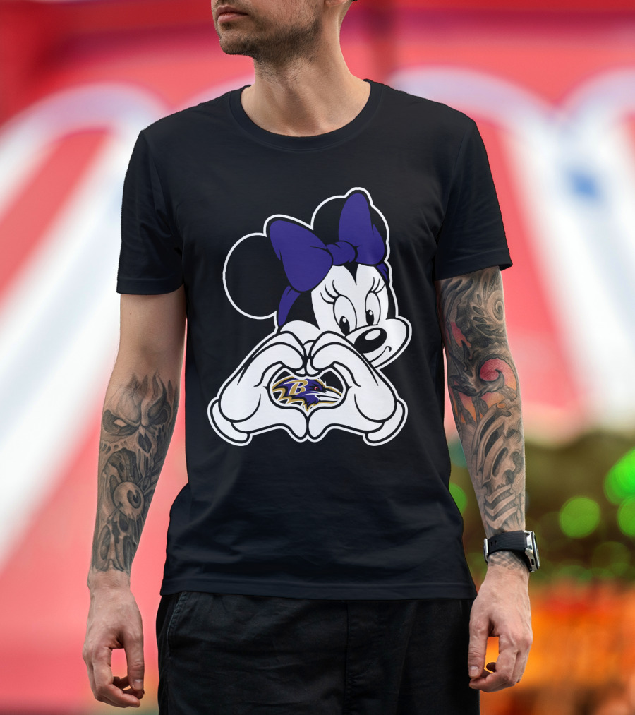 Minnie Mouse Heart Hands Baltimore Ravens T-Shirt