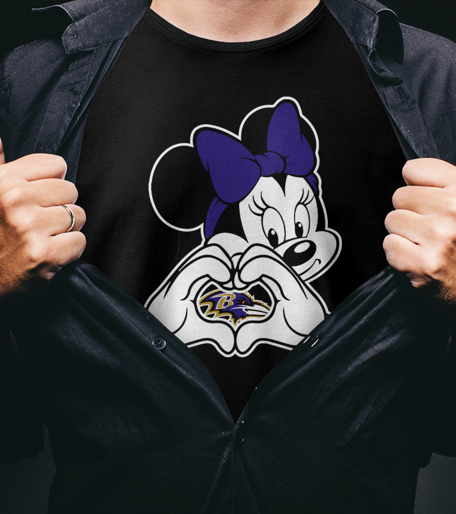 Minnie Mouse Heart Hands Baltimore Ravens T-Shirt