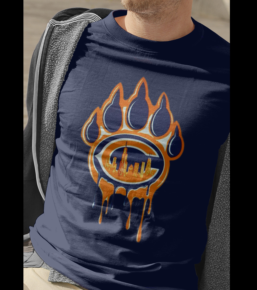 Chicago Bears Dripping Paw Print Skyline T-Shirt
