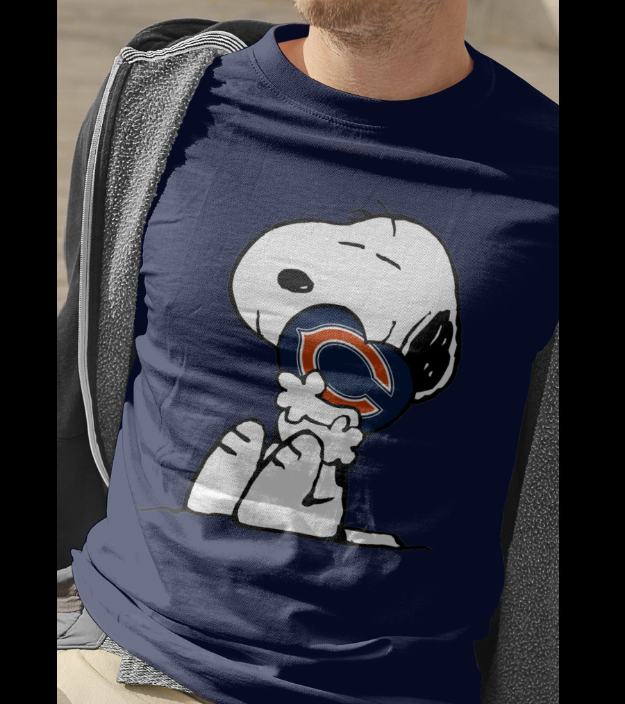 Snoopy Hugging Chicago Bears Heart T-Shirt