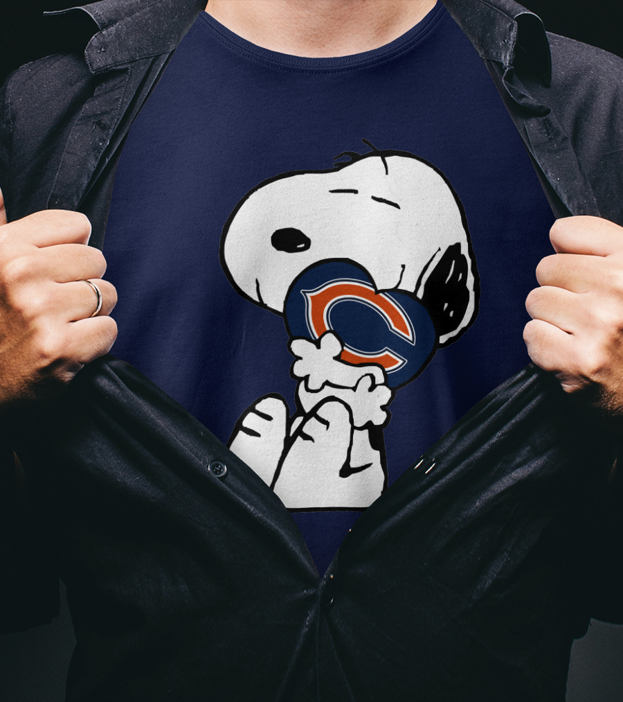 Snoopy Hugging Chicago Bears Heart T-Shirt