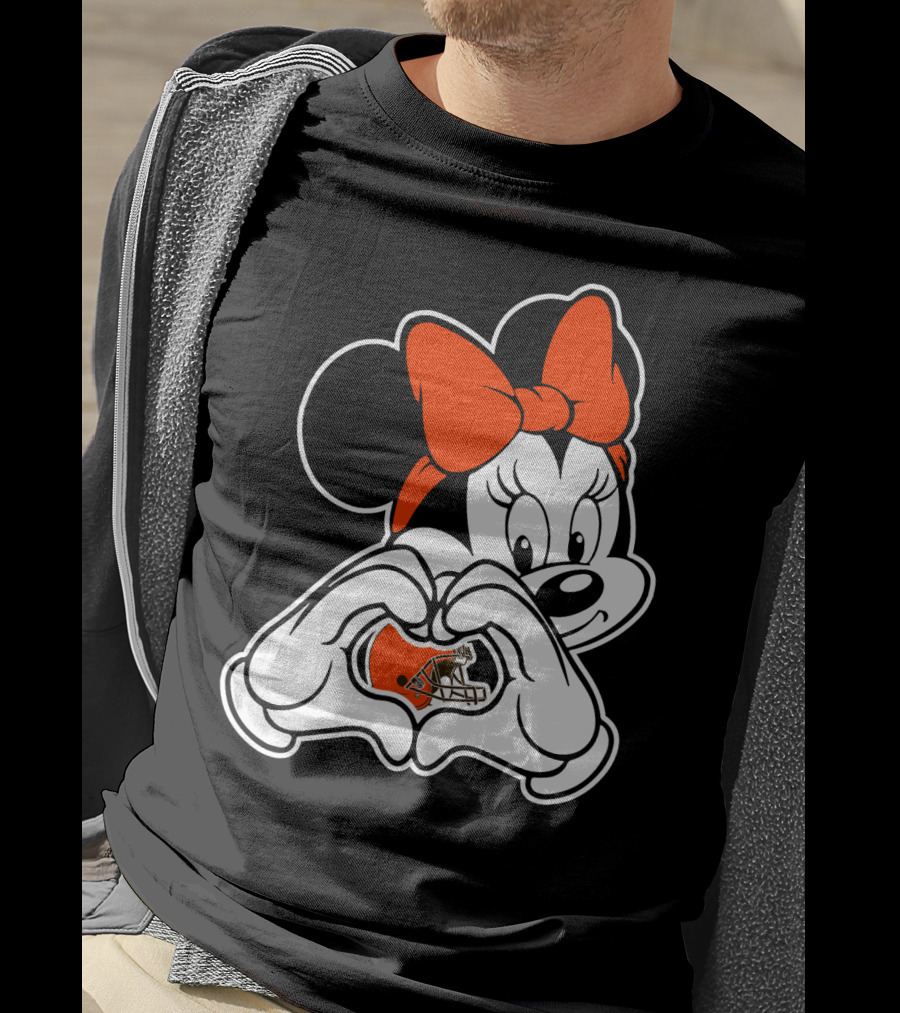 Cleveland Browns Minnie Mouse Heart Hands Football Helmet T-Shirt