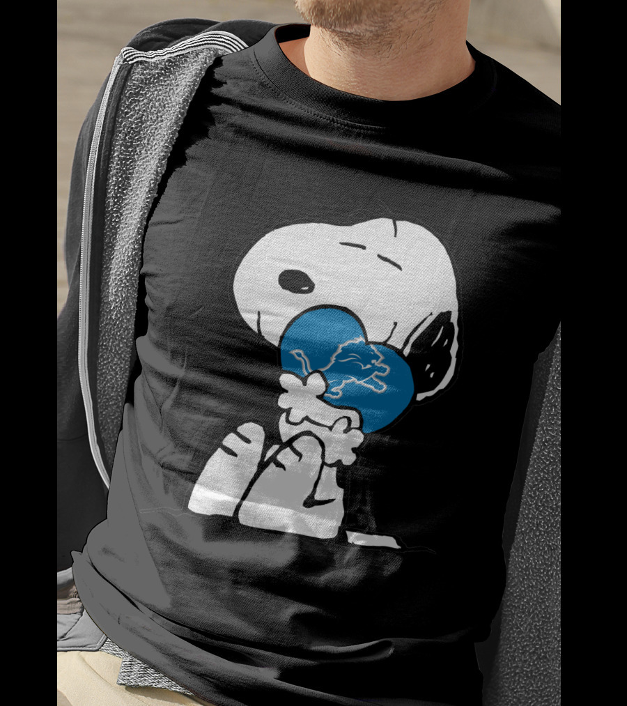 Detroit Lions Snoopy Hugging T-Shirt