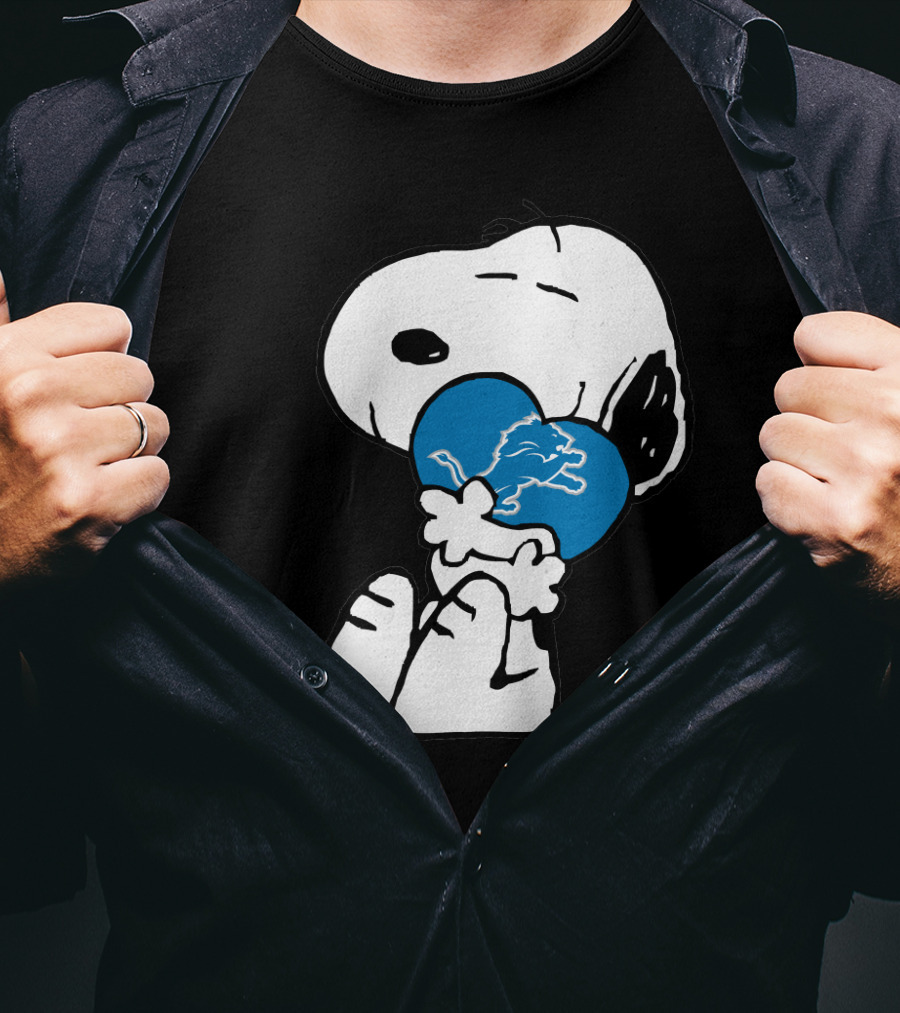 Detroit Lions Snoopy Hugging T-Shirt