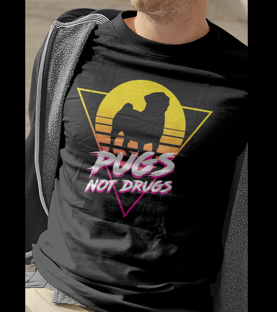 Pugs Not Drugs Retro Sunset Triangle T-Shirt