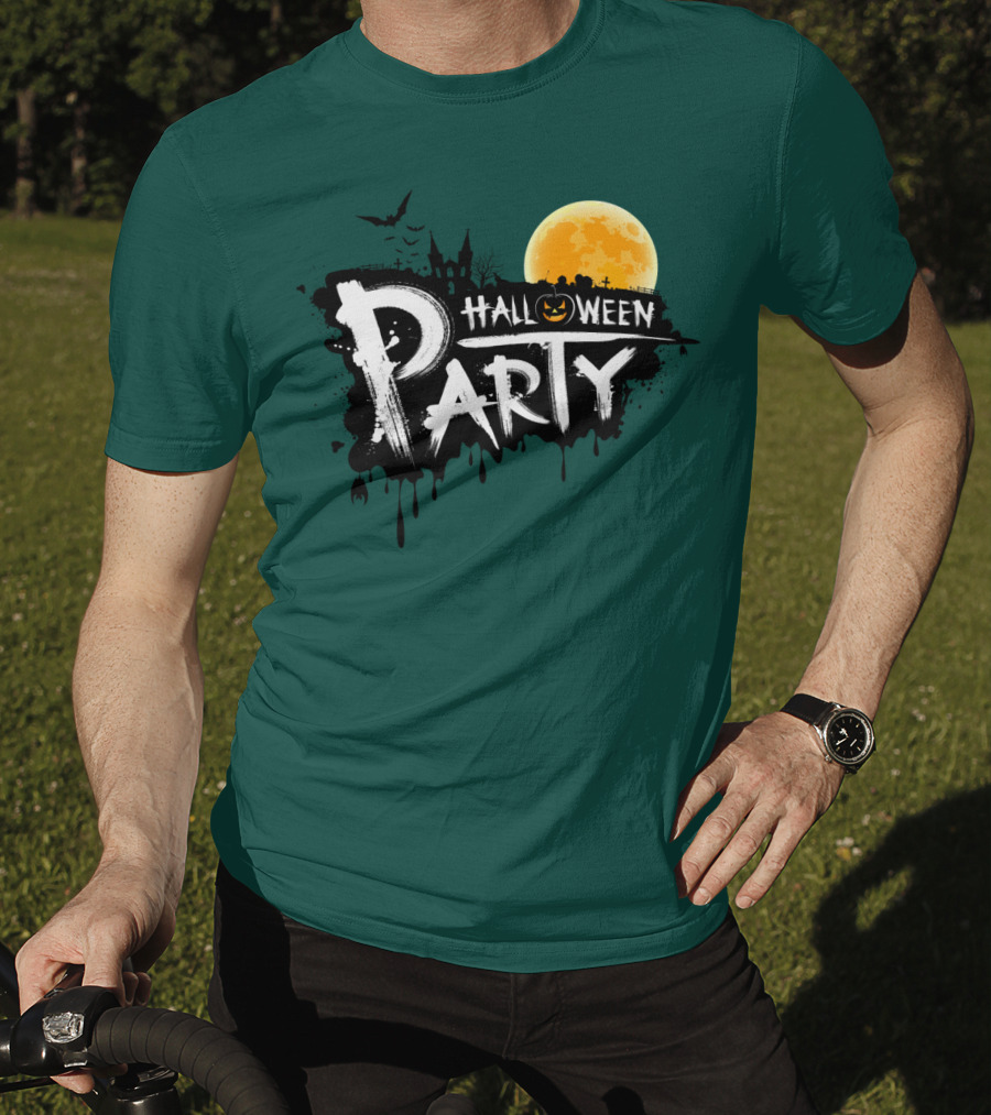 Halloween Party Moonlit Haunted House And Bats T-Shirt