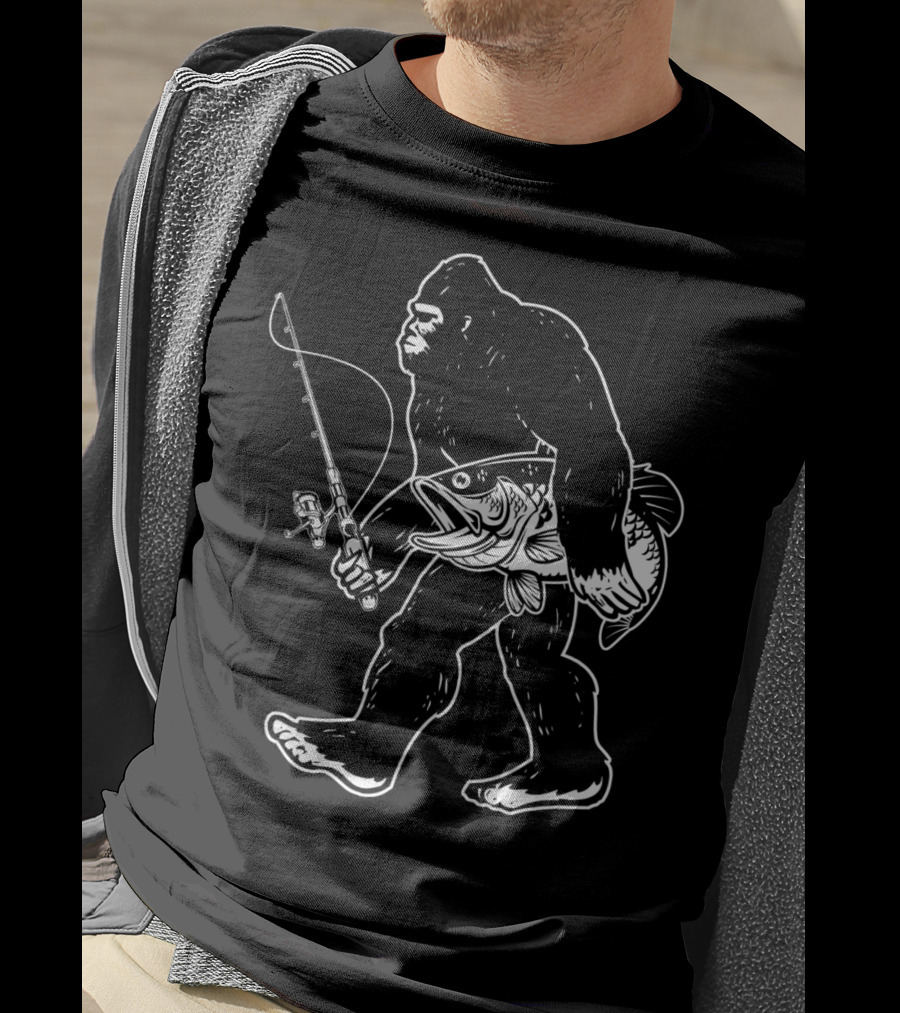 Bigfoot Bass Fishing Gear Sasquatch Holding Fish And Fishing Rod T-Shirt