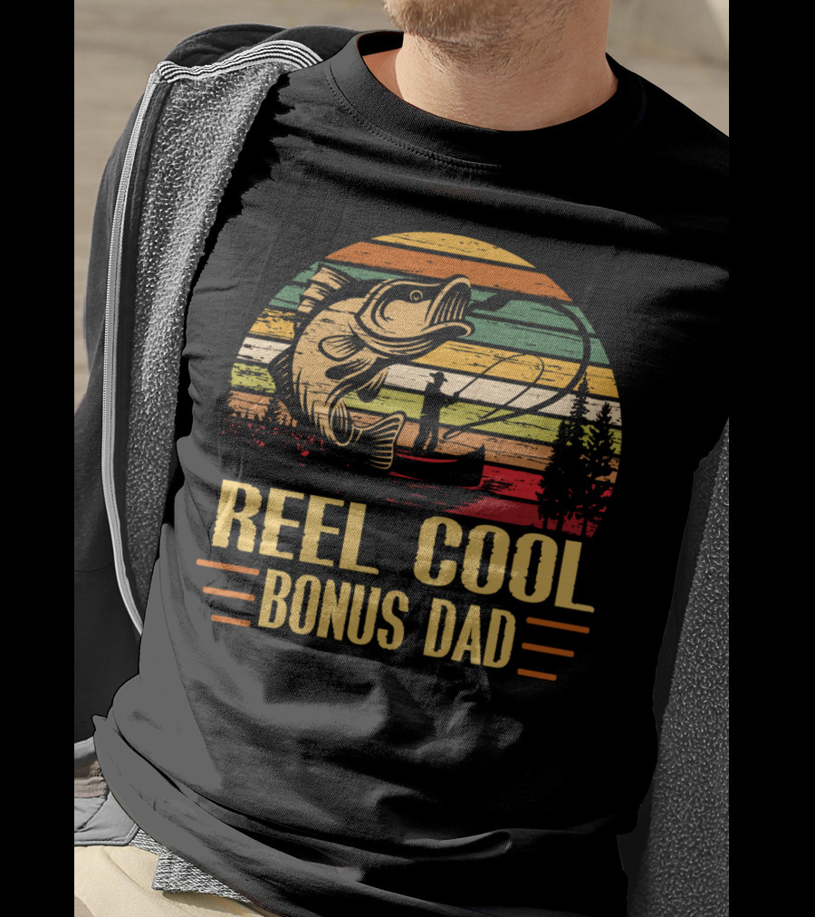 Vintage Reel Cool Bonus Dad Fishing Retro Stripe T-Shirt