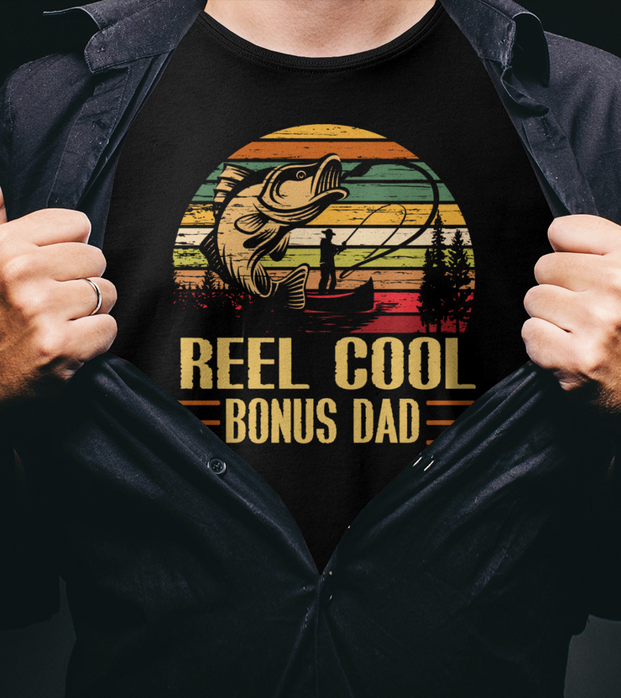 Vintage Reel Cool Bonus Dad Fishing Retro Stripe T-Shirt