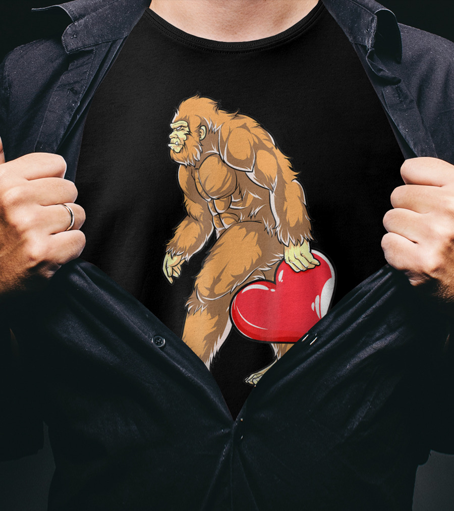 Valentine's Day Bigfoot Holding Heart Sasquatch Love For Men T-Shirt