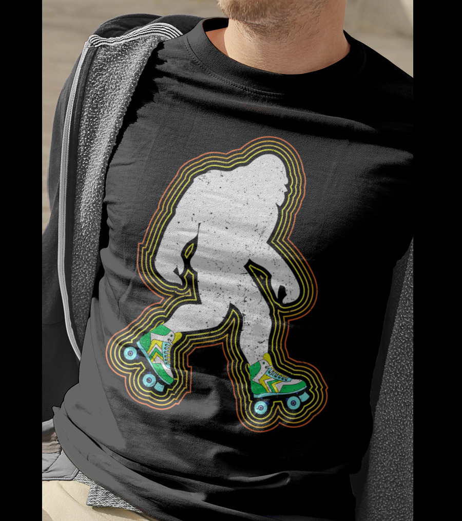 Bigfoot Roller Skates Sasquatch Vintage Style Retro Skating Vibe T-Shirt