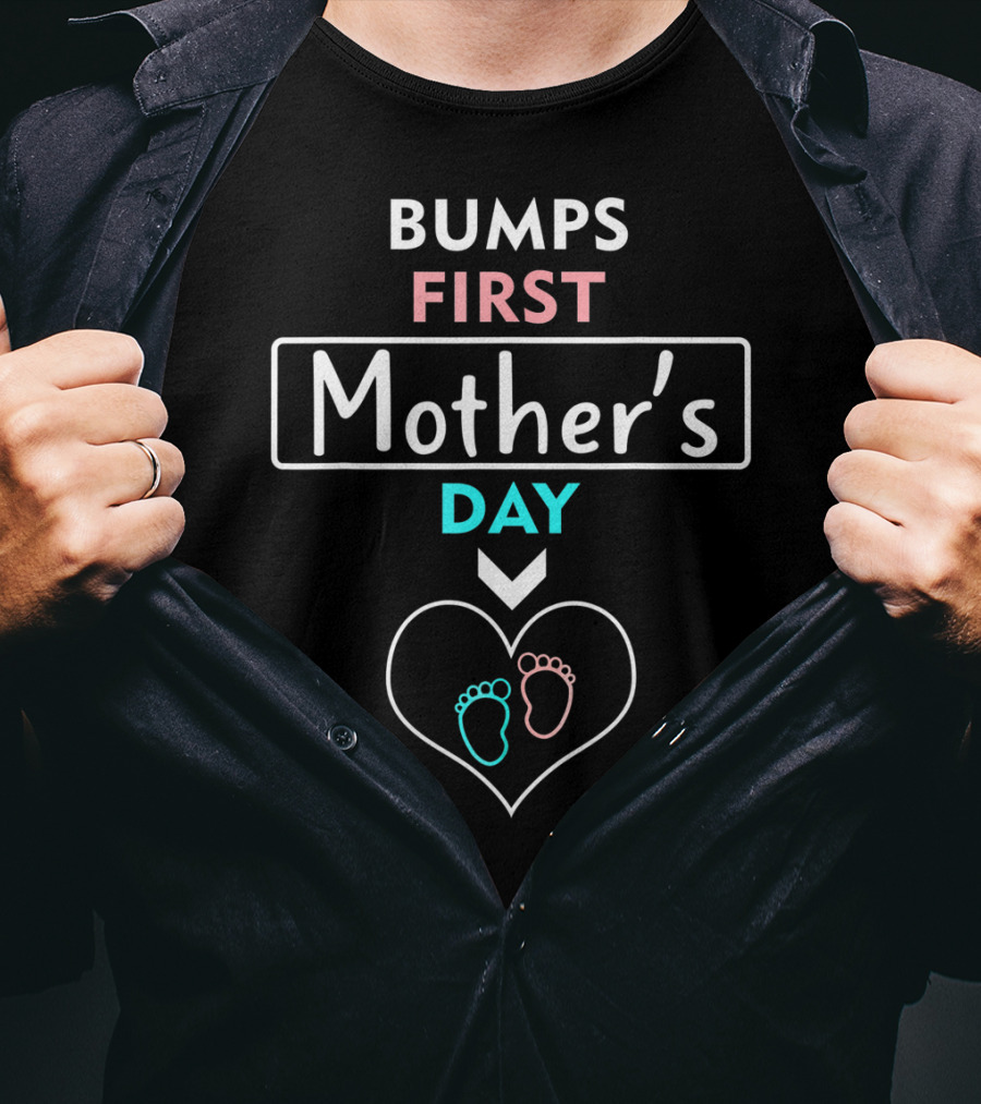 Bumps First Mother's Day Expecting Baby Footprints Heart Mother's Day T-Shirt
