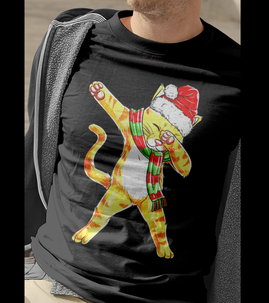 Dabbing Cat Santa With Festive Hat And Scarf T-Shirt