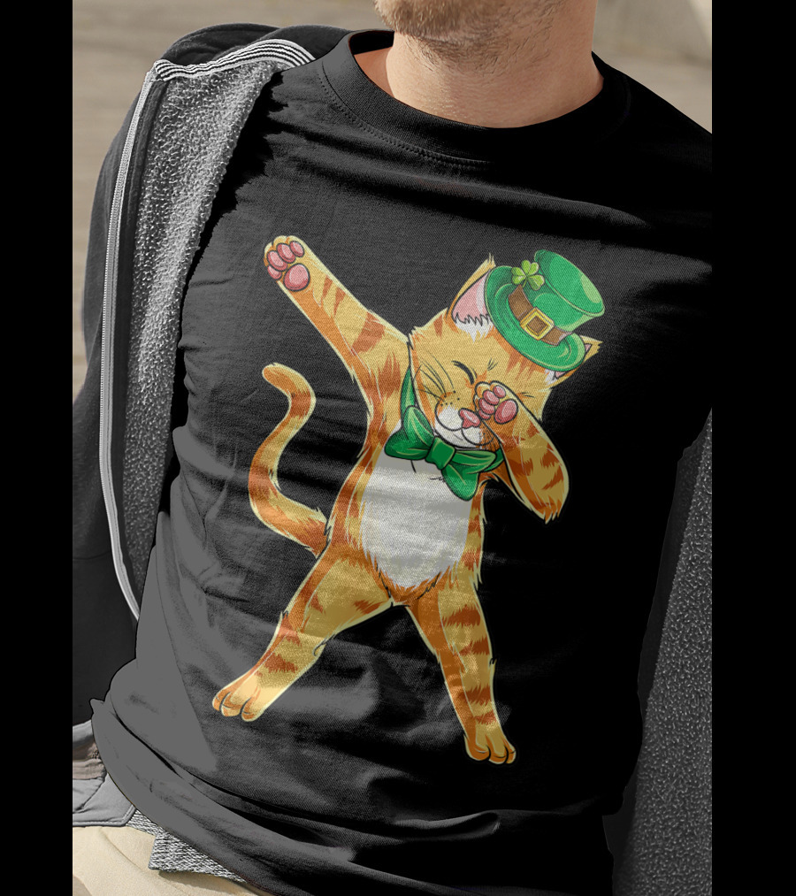 Dabbing Cat St Patricks Day Green Bow Tie Leprechaun Hat T-Shirt