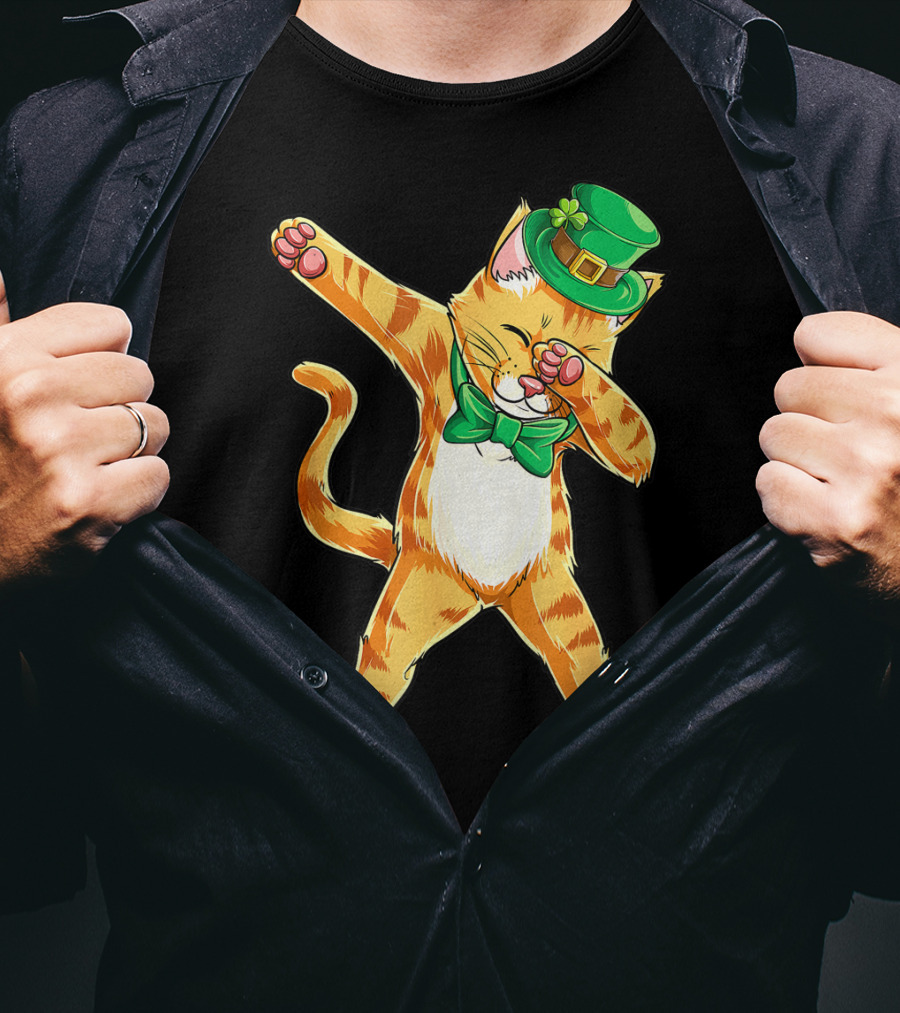 Dabbing Cat St Patricks Day Green Bow Tie Leprechaun Hat T-Shirt