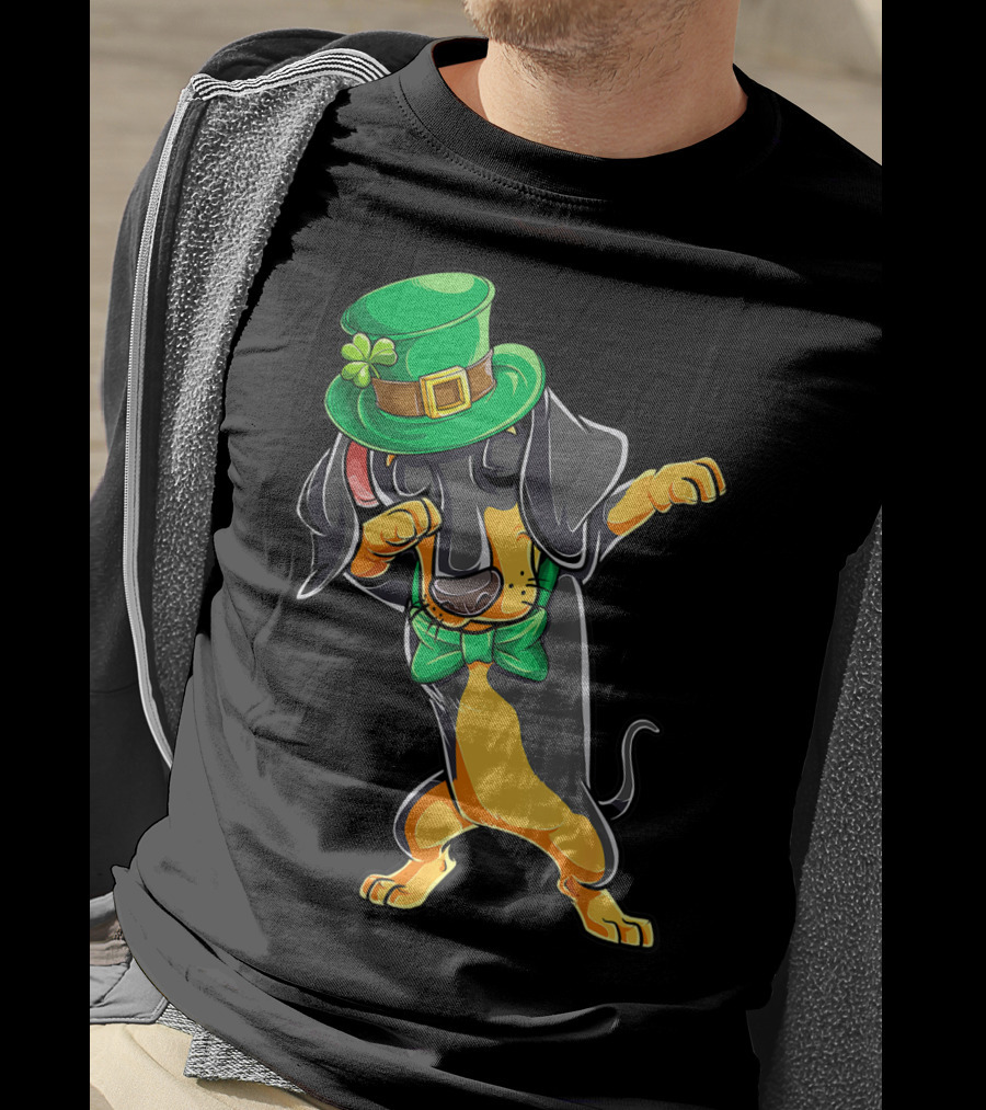 Dabbing Dachshund St Patricks Day Leprechaun Hat And Bow Tie T-Shirt