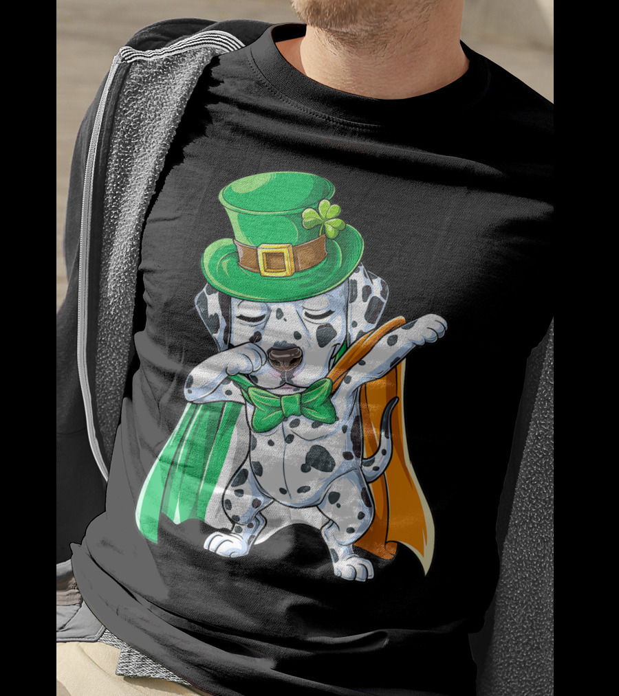 Dabbing Dalmatian St Patricks Day Leprechaun Irish Dog With Green Hat And Cape T-Shirt