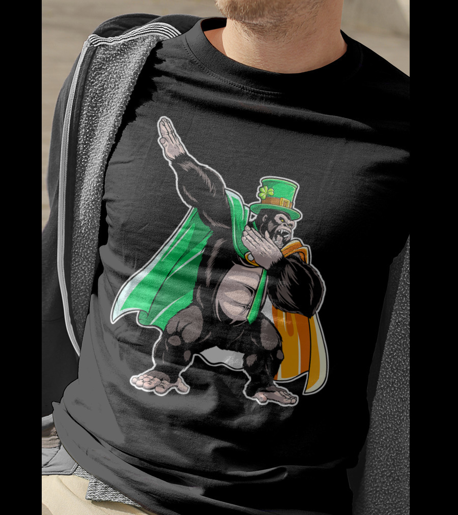 Dabbing Gorilla St Patricks Day Men Leprechaun Irish Cape T-Shirt