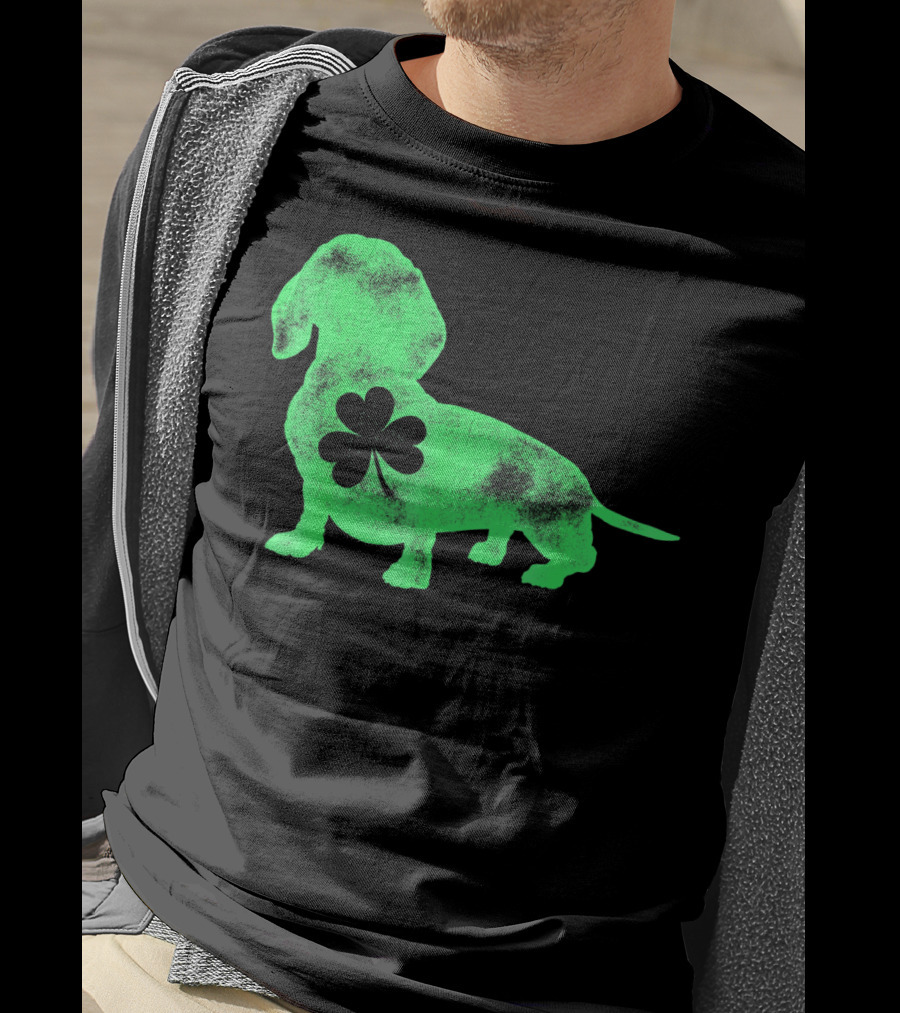 Dachshund Shamrock St Patricks Day Dog Lover Men T-Shirt